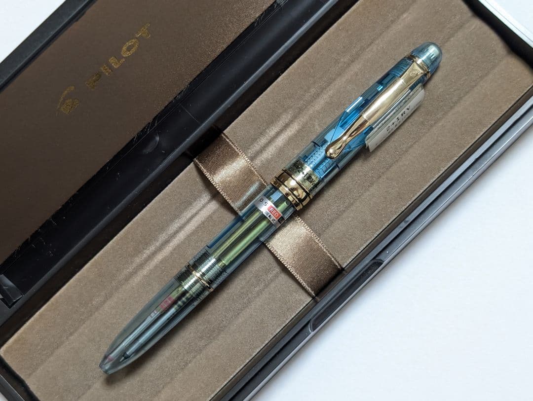 Pilot　2+1RV　廃盤ボールペン　多機能ペン　透明軸　スケルトン