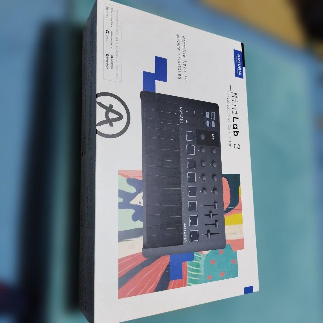 Arturia MiniLab 3 MIDIコントローラー