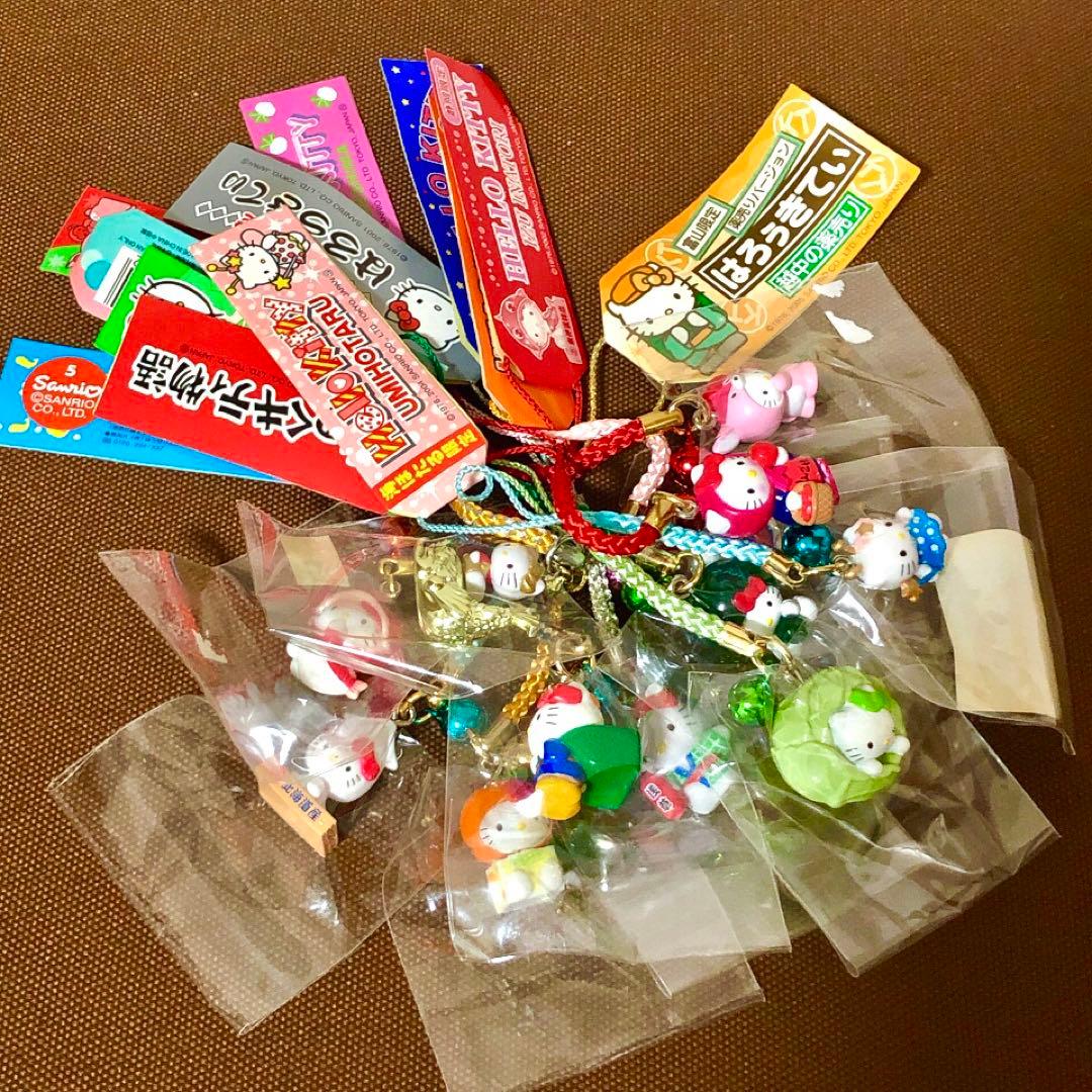 ハローキティ ご当地ストラップ 13点+タオルハンカチ4点 まとめ売り