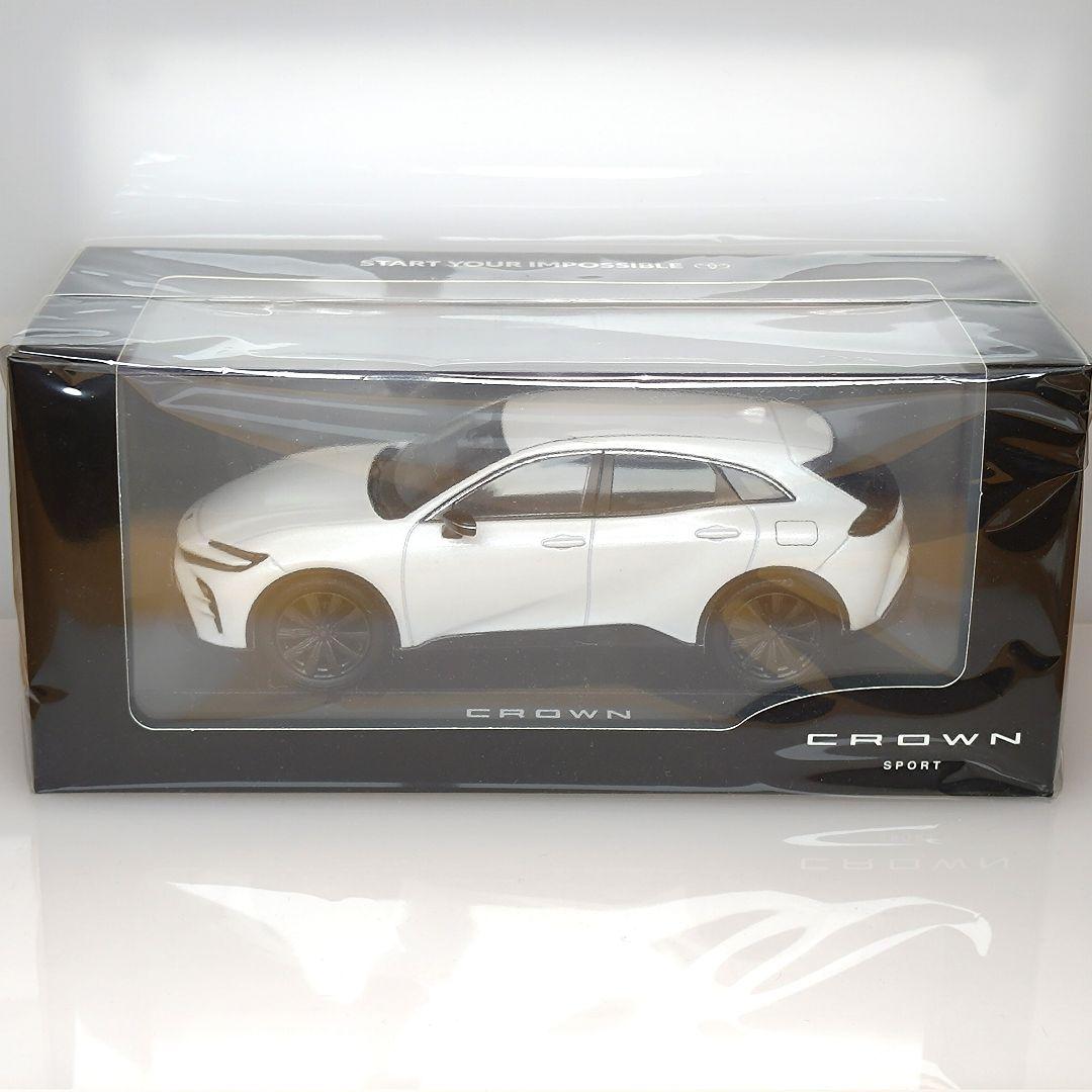 新型 トヨタ クラウンスポーツ カラーサンプル プレシャスホワイトパール 非売品