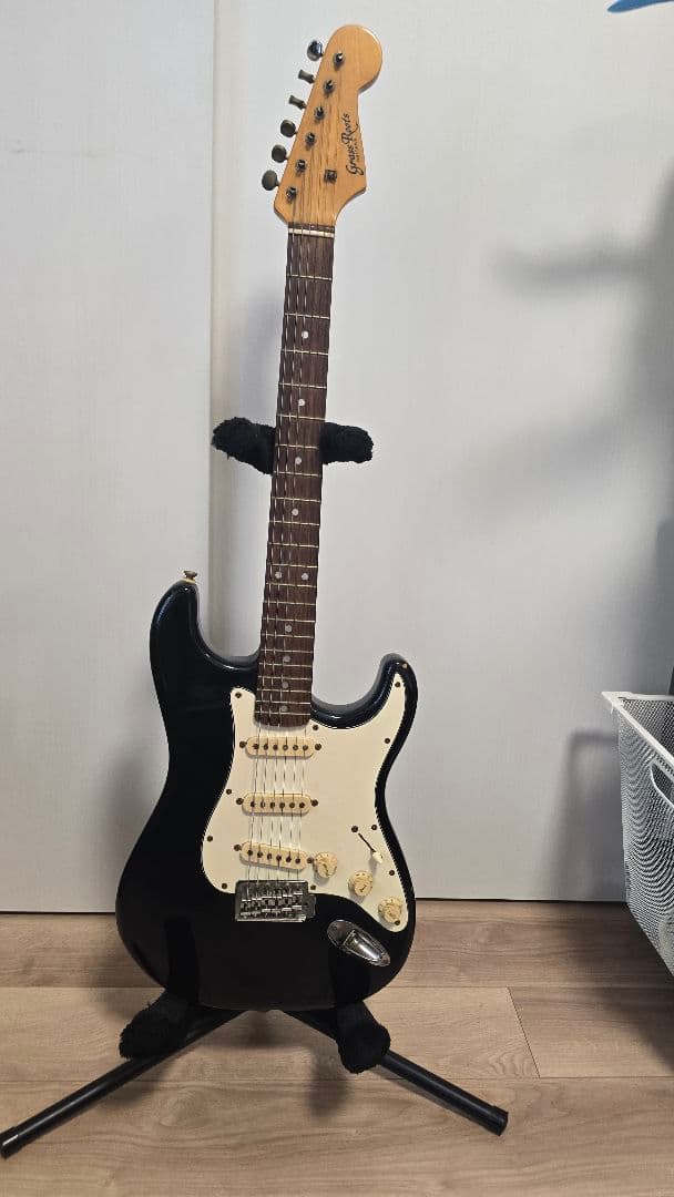 ブラック エレキギター ストラトキャスタータイプ