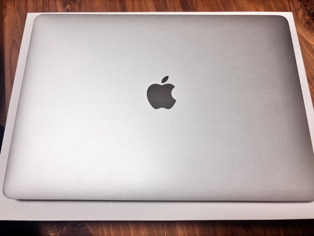 Apple MacBook Pro 13インチ　本体