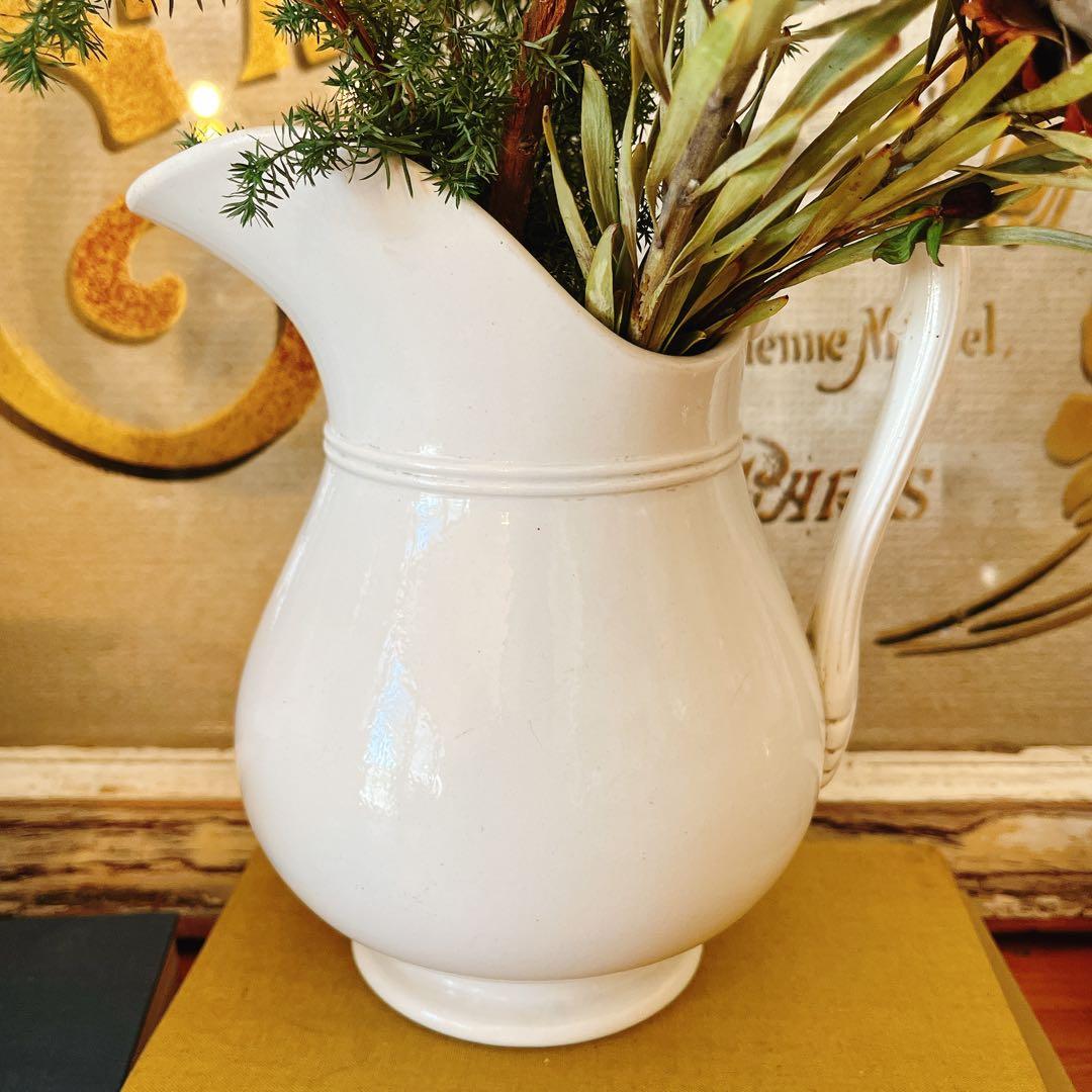 サルグミンヌsarreguemines 美しい白いピシェ