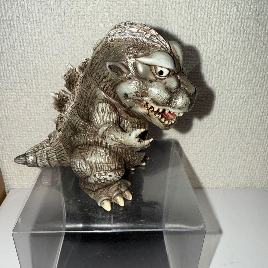 シカルナ工房初代ゴジラ