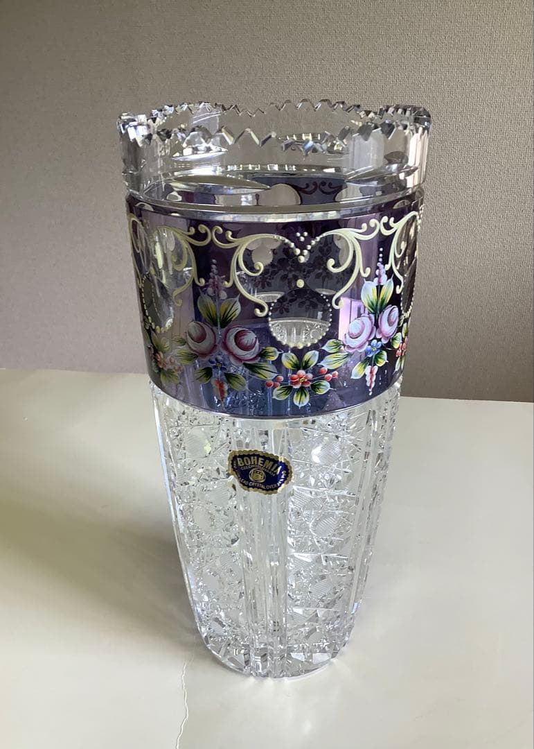 ボヘミア　クリスタル製　花瓶 花柄装飾　フラワーベース　チェコ