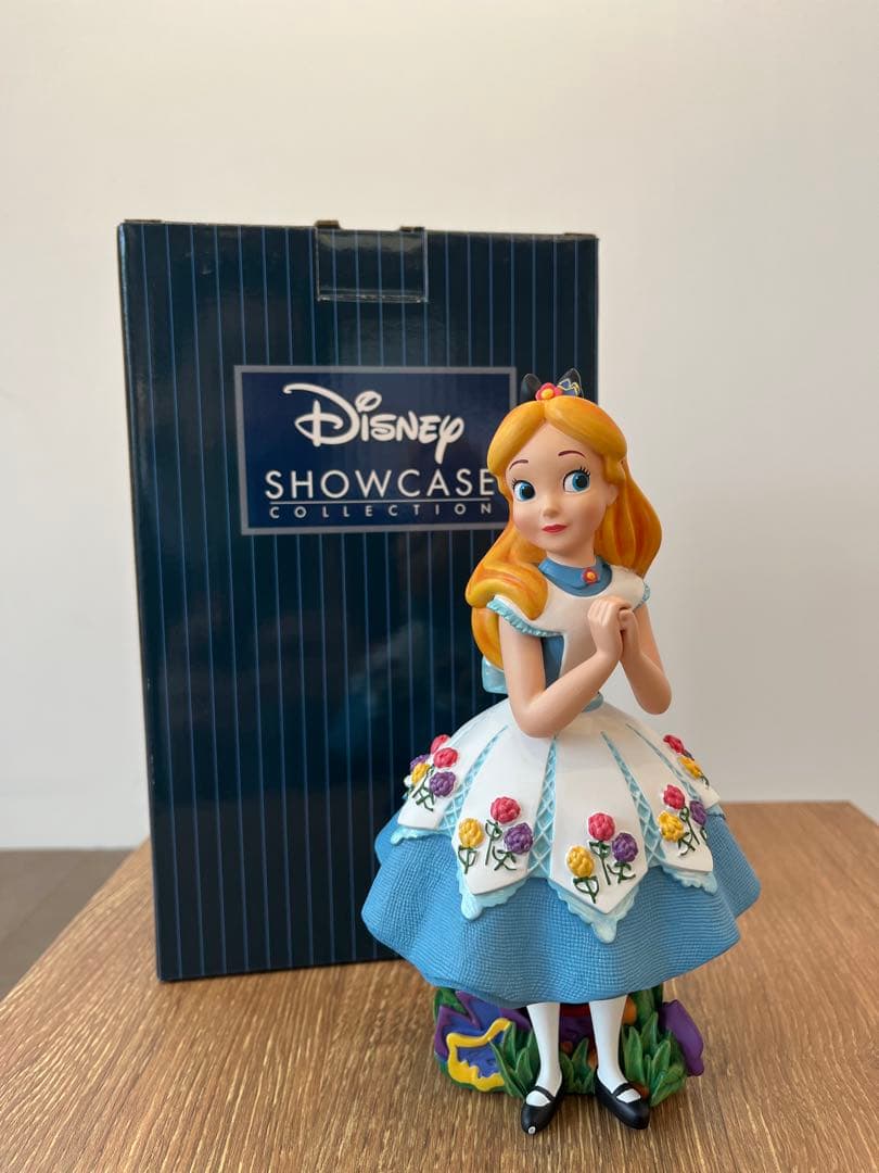 Disney アリス フィギュア Showcase Collection
