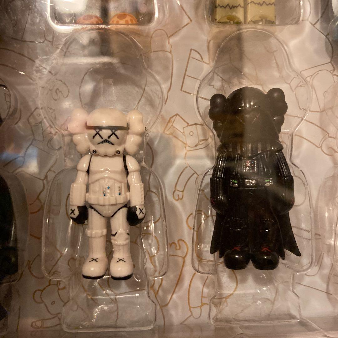 【正規品】KAWS originalfake フィギュア　キーホルダー