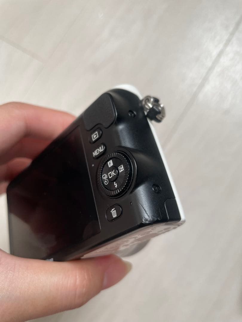 Nikon 1 S2 ミラーレス1眼レフ　[ジャンク品]