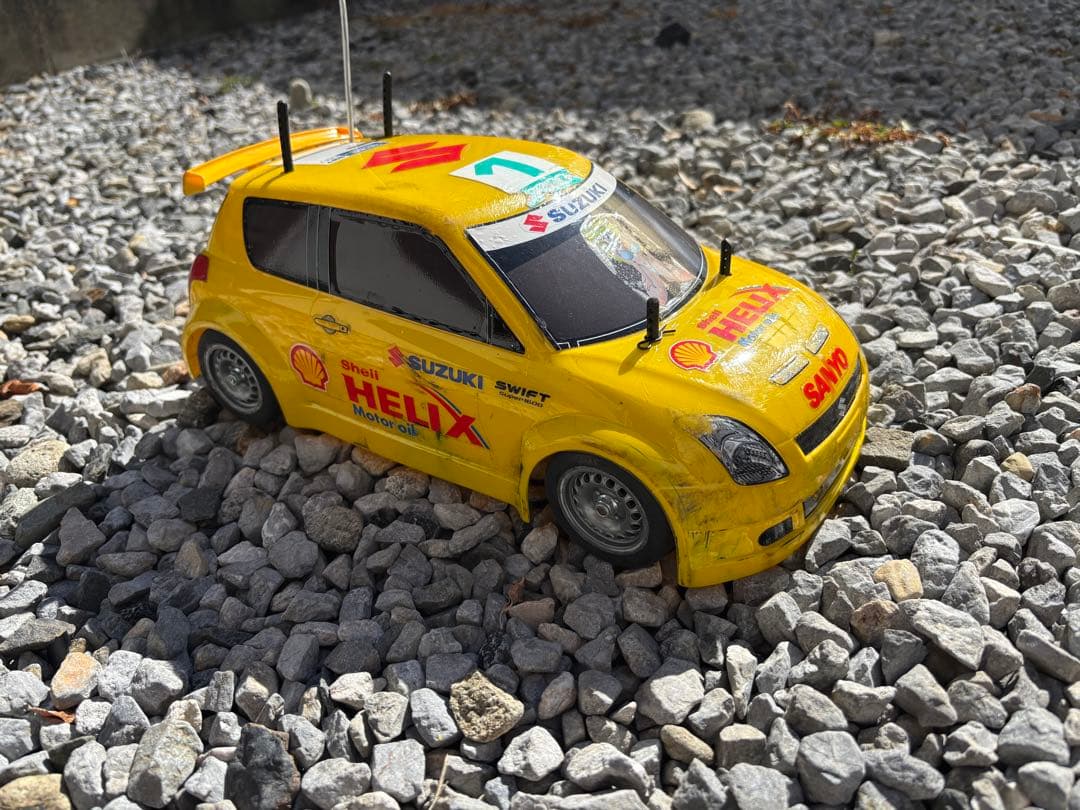 スズキ スイフト ラジコンカー イエロー