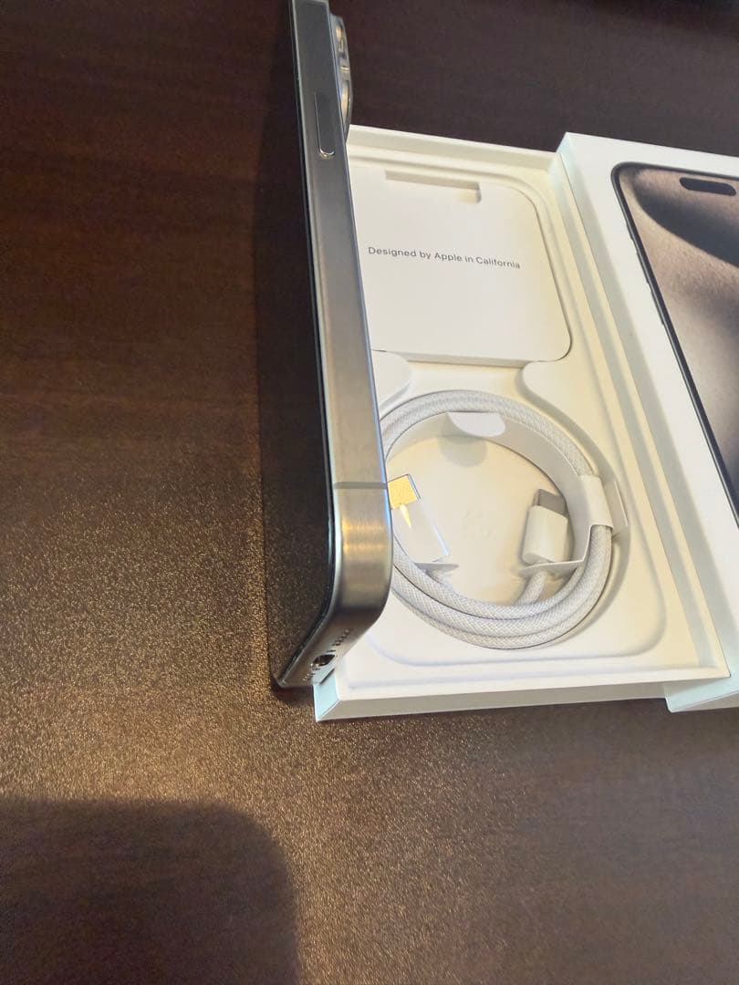 Apple iPhone 15 Pro 本体 256GB ナチュラルチタニウム