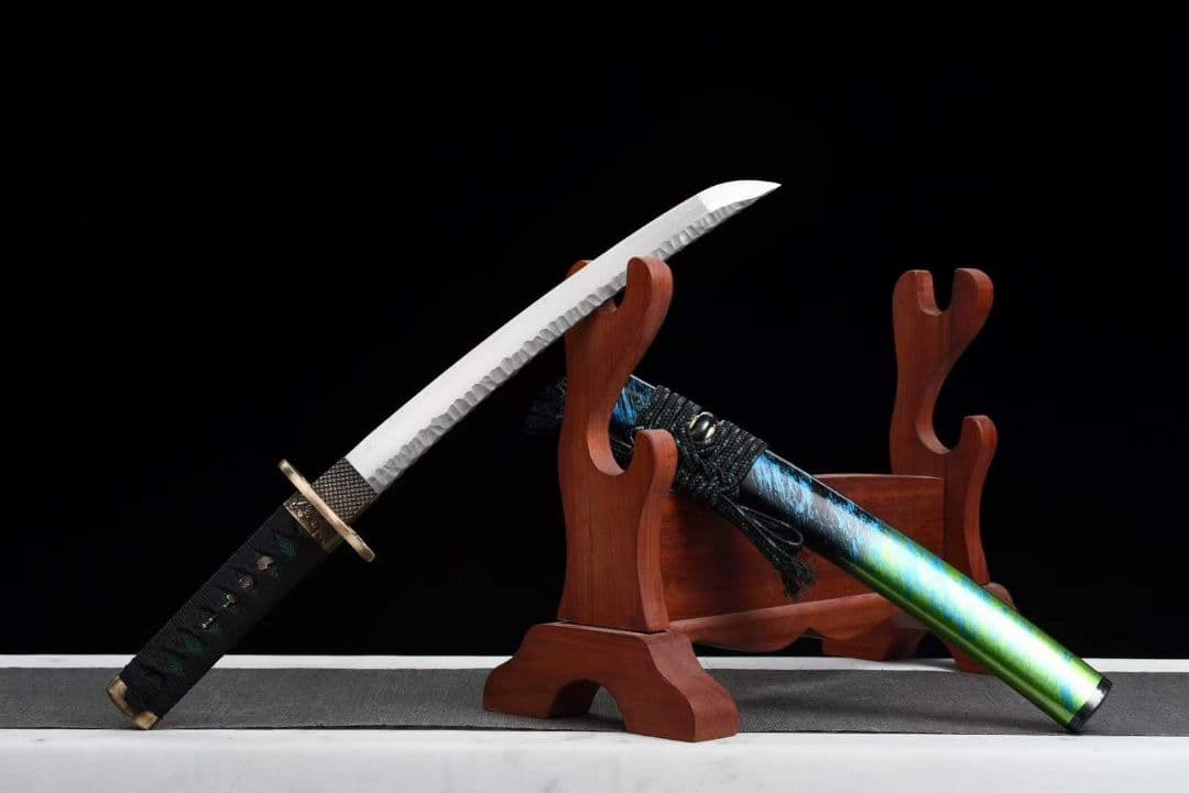 【鬼侍短刀】古兵器 武具 刀装具 日本刀　模造刀 居合刀 武士道 鑑賞用 美術刀