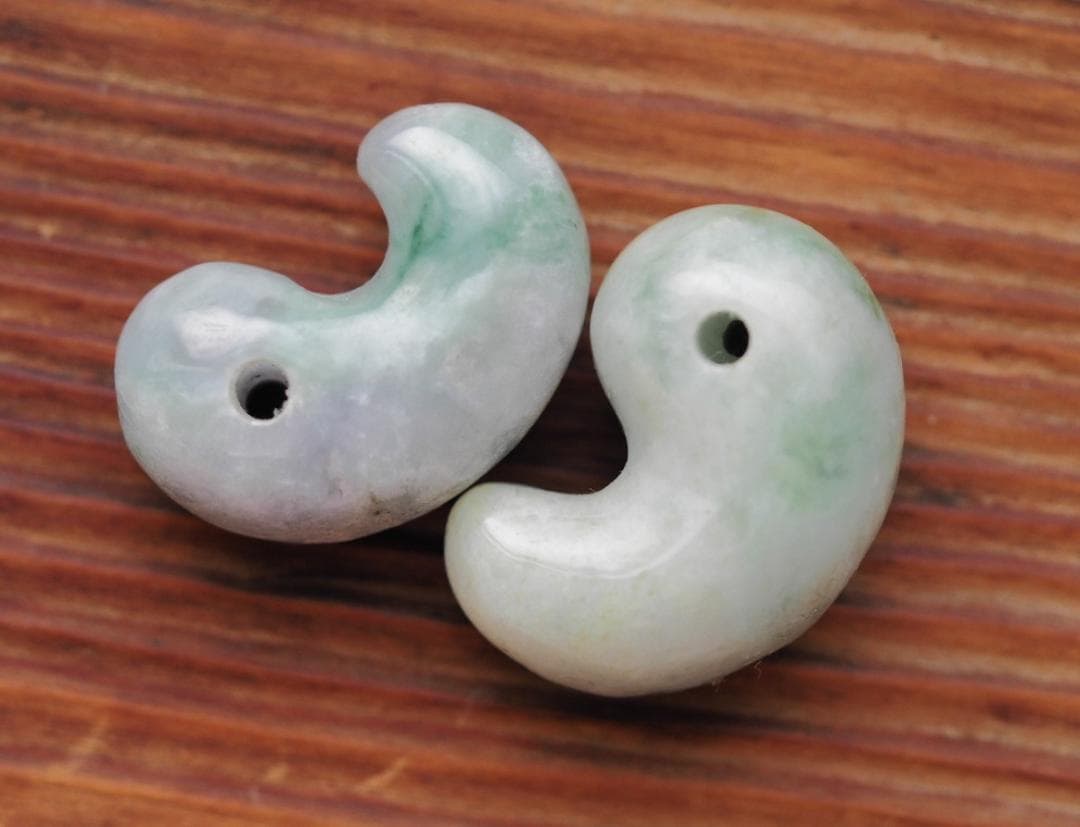 糸魚川翡翠　勾玉　和装小物　根付　鑑賞　お守り　天然無処理ヒスイ