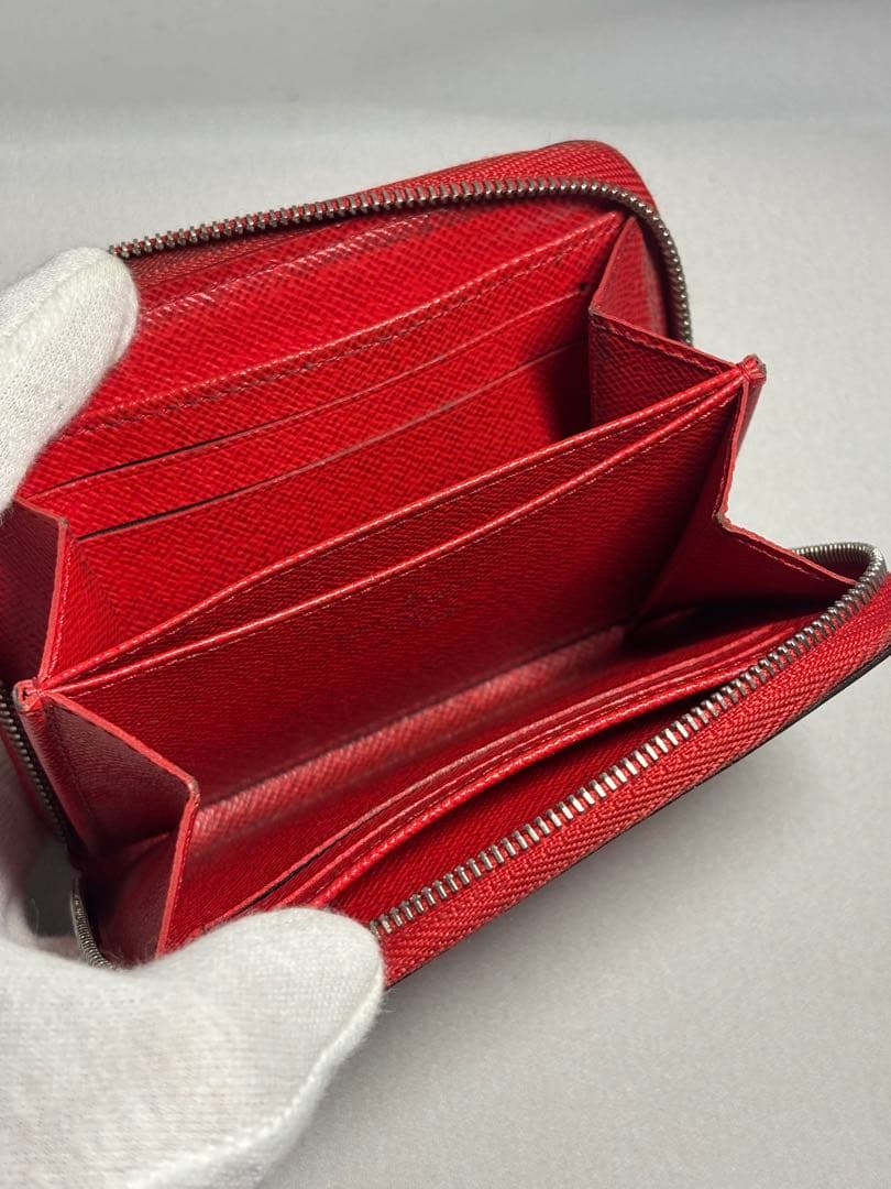 LOUIS VUITTON ルイ・ヴィトン ジッピーパース　エピ　レッド