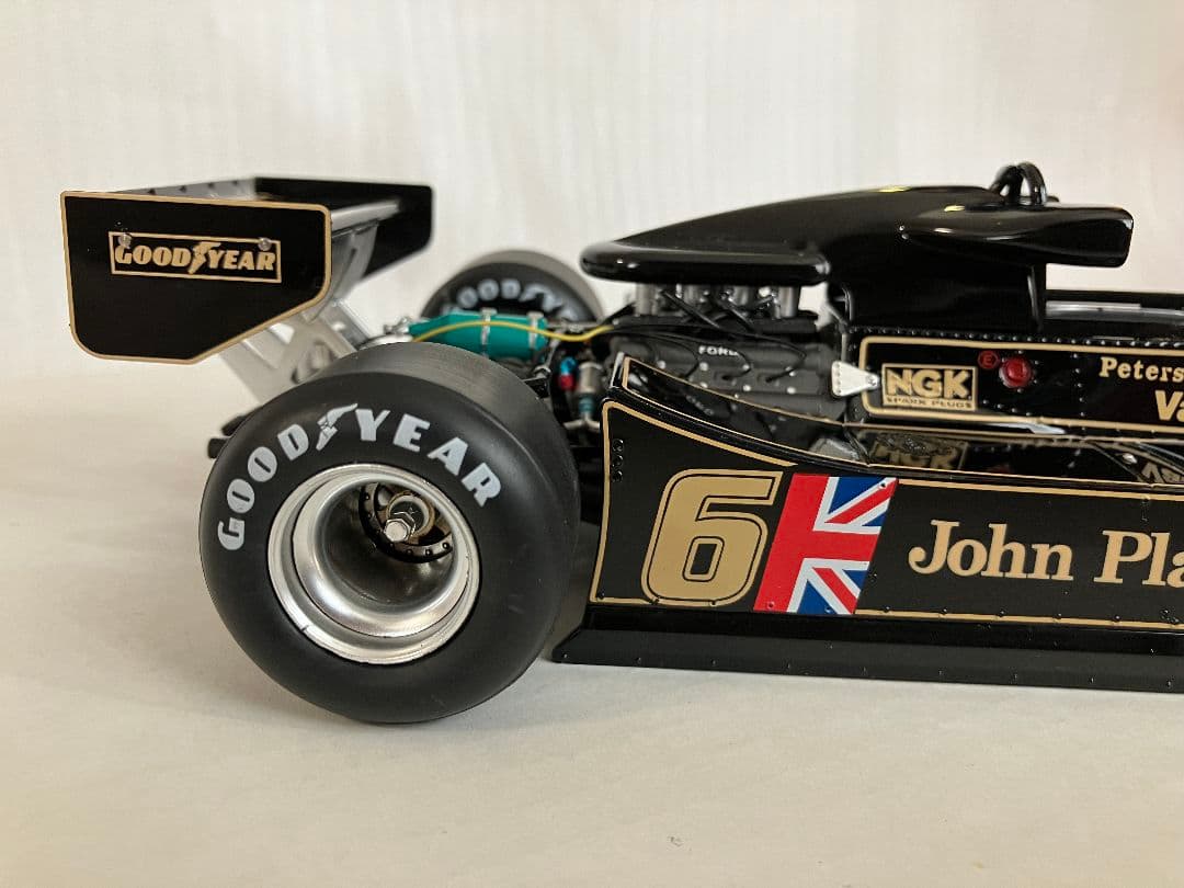 O⑧ ロータス78 ミニカー 1/18 ロニー・ピーターソン　JPS仕様