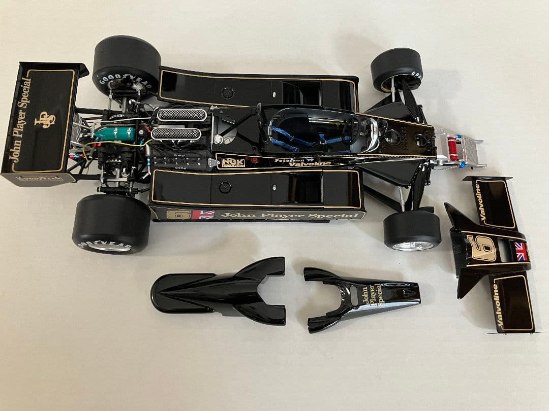 O⑧ ロータス78 ミニカー 1/18 ロニー・ピーターソン　JPS仕様