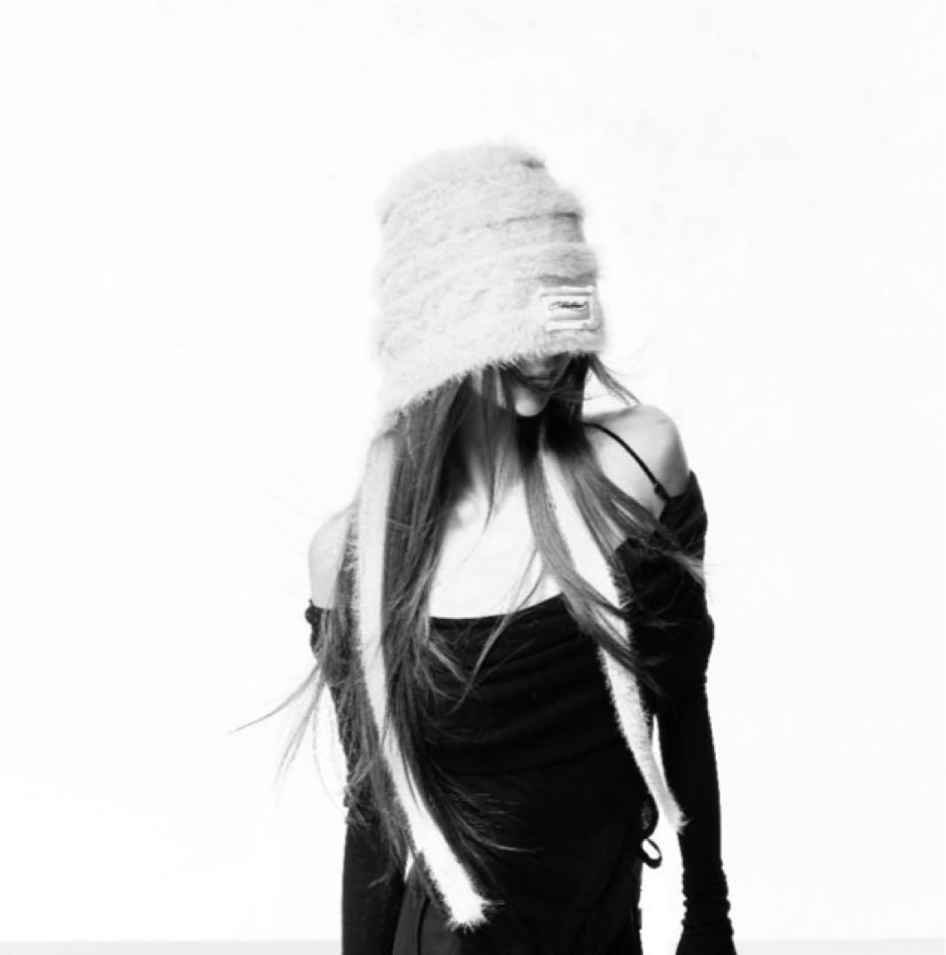 帽子 S fuzzy knit beanie (white) THEREDTHREAD