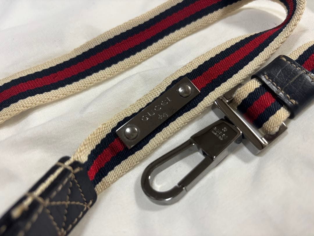 GUCCI dog オシャレで上品なストライプデザインの犬用リード　美品