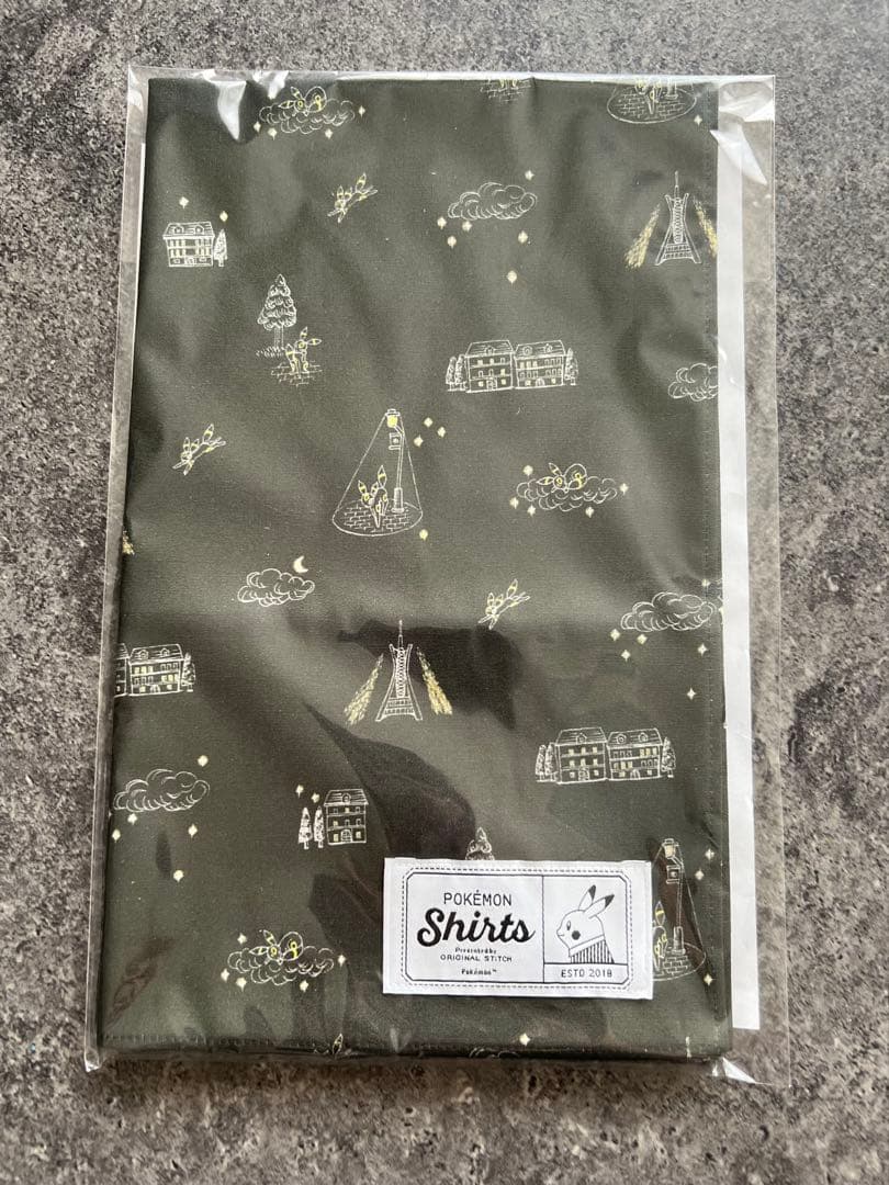 ポケモンシャツ　バンダナ　ブラッキー