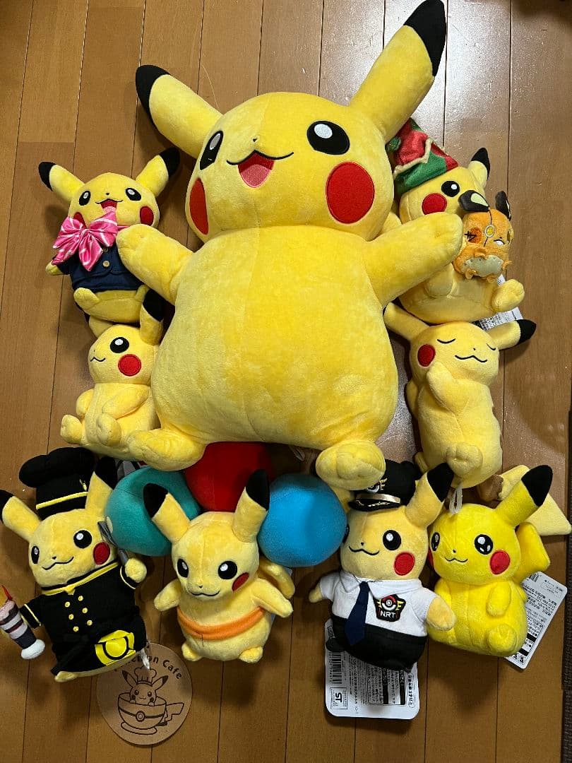ピカチュウのぬいぐるみ　9つまとめ売り