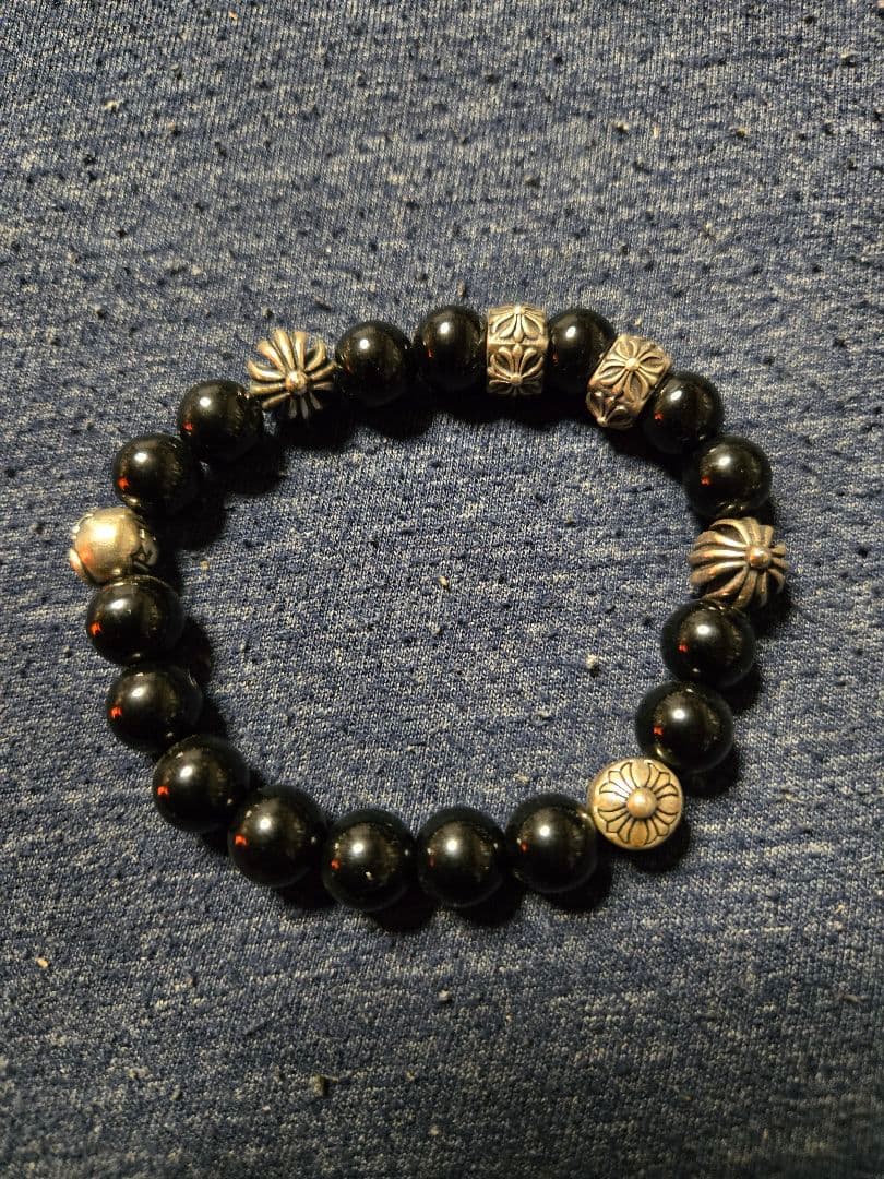 オニキスとシルバービーズのブレスレット