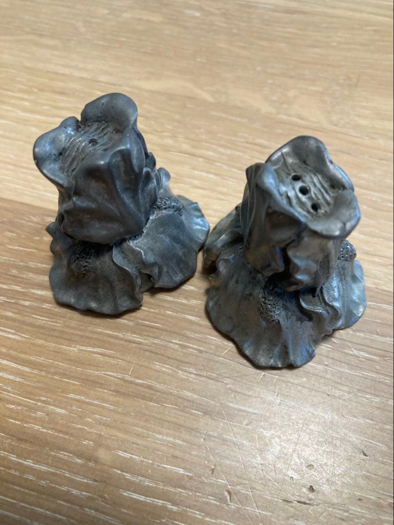 金属製 花形？　アンティーク雑貨 約185g