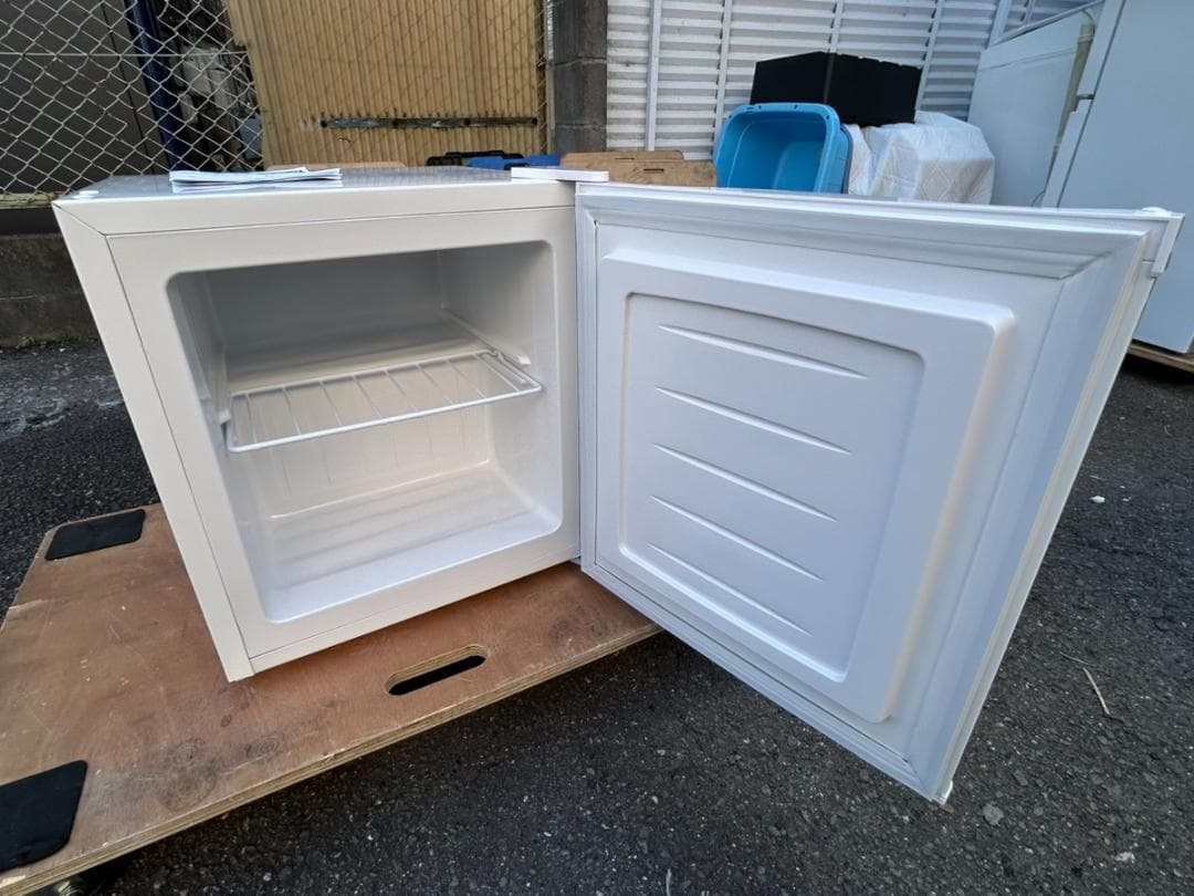 Sun Ruck 1ドア冷凍庫 SR-F3202W 2025年製 32L