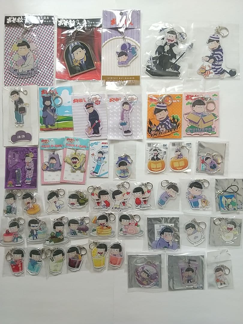 おそ松さん 缶バッジ アクキー おそ松 カラ松 チョロ松 一松 十四松 トド松