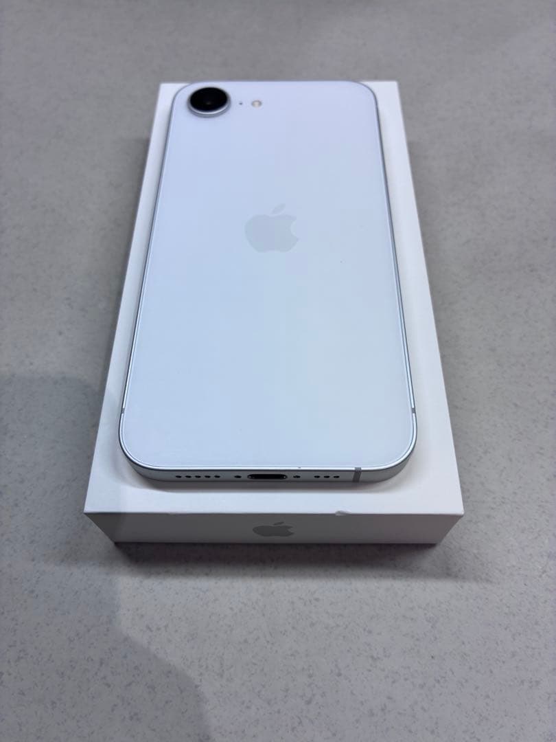 Apple iPhone 16e ホワイト 128GB 本体