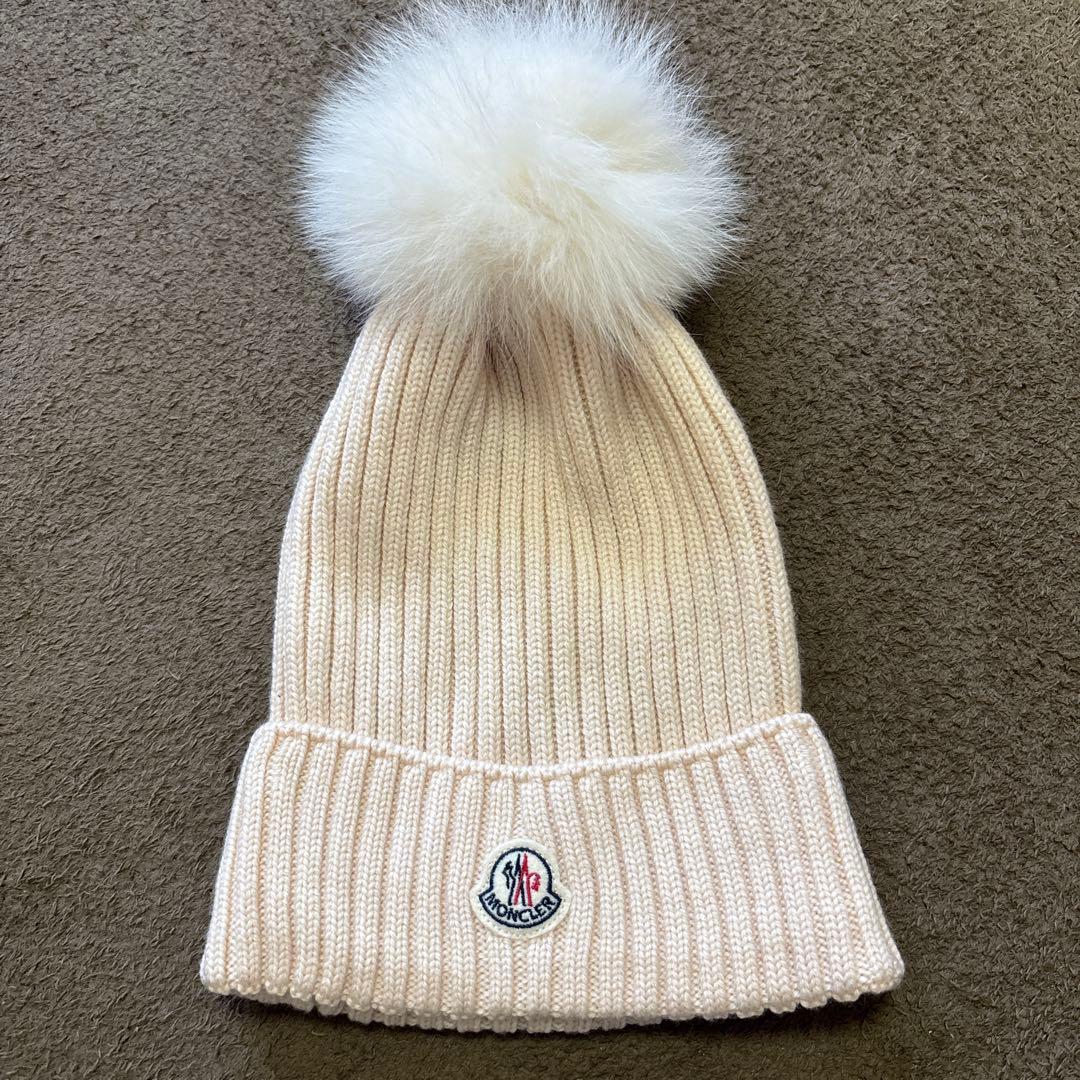 MONCLER ファー付き ニット帽 クリーム色