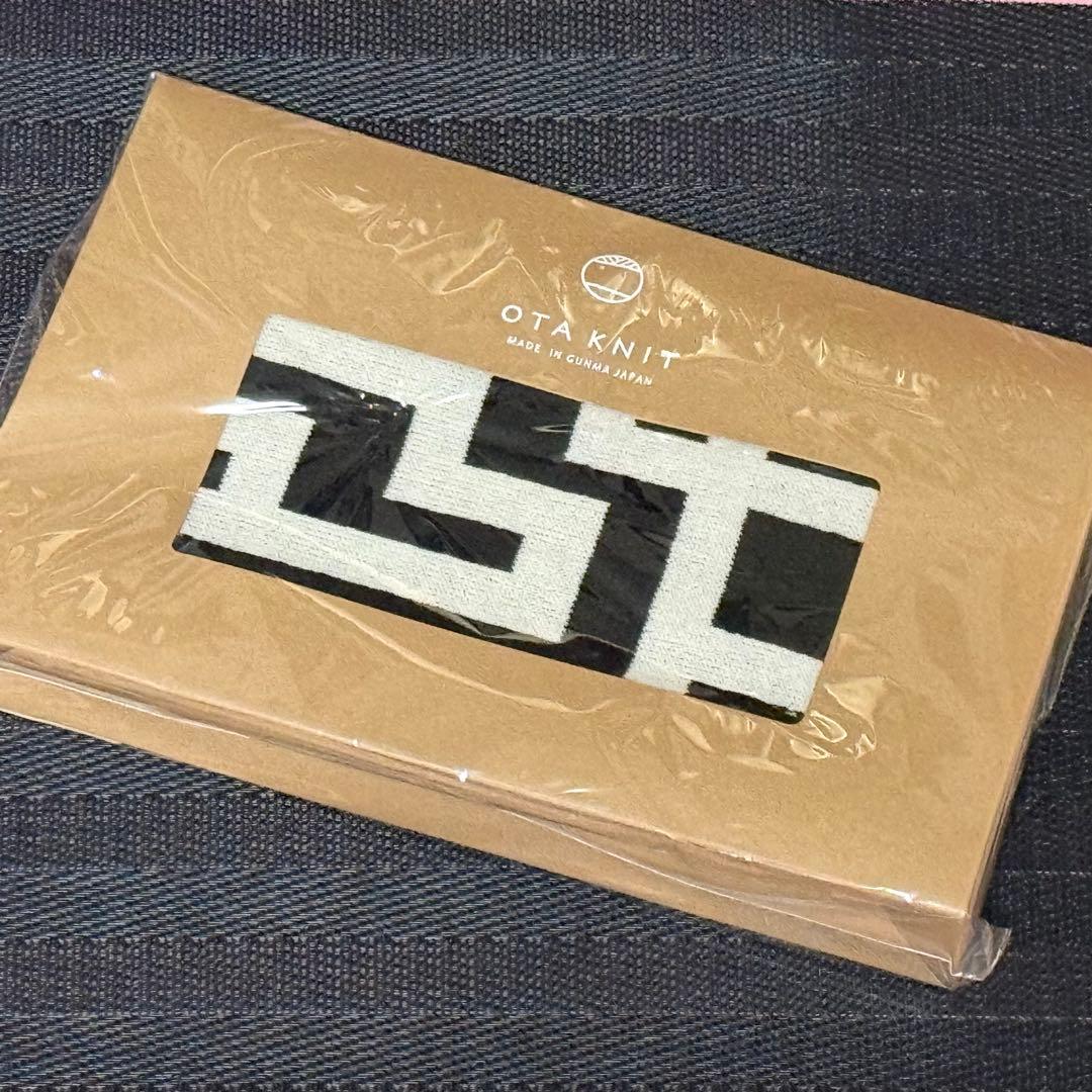 布袋寅泰 HOTEI x OTA KNITファインウール G柄マフラー