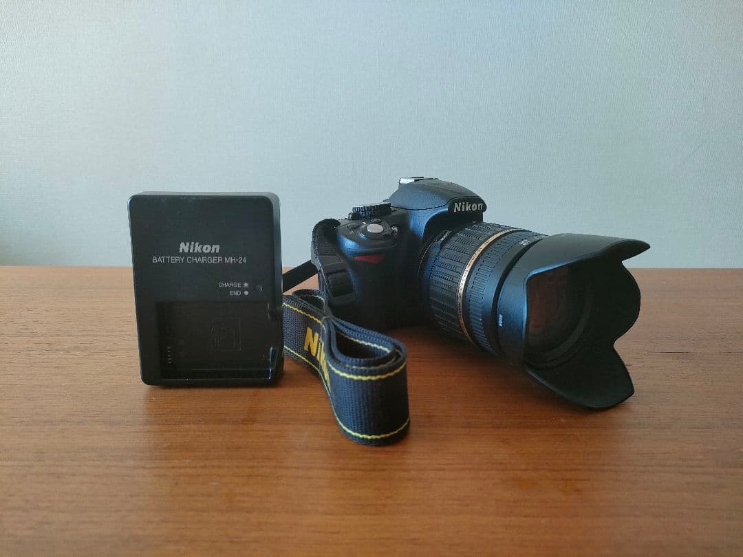 Nikon D3100 デジタル一眼レフカメラ レンズ付き