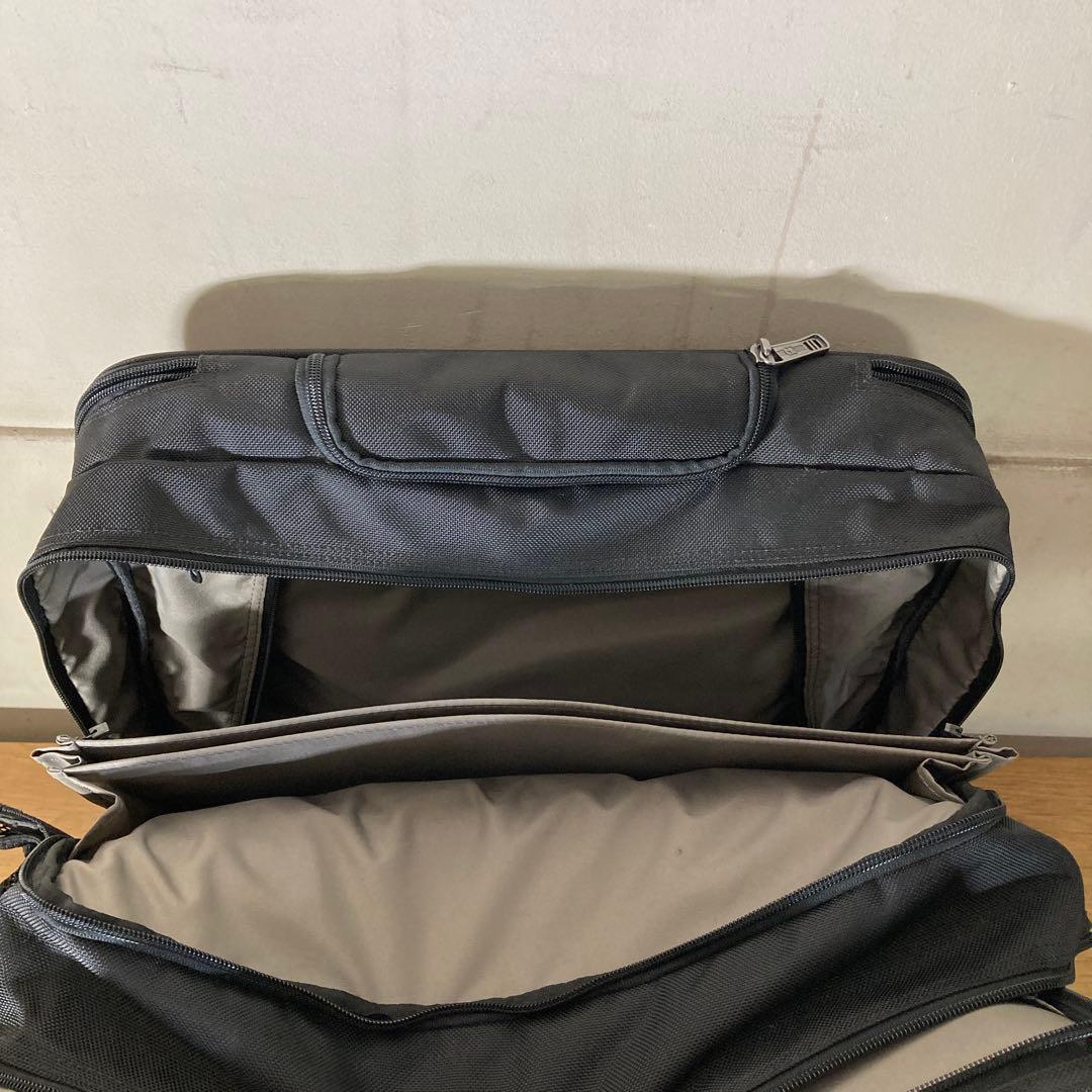 VICTORINOX 四輪キャリーバッグ　Architecture 3.0