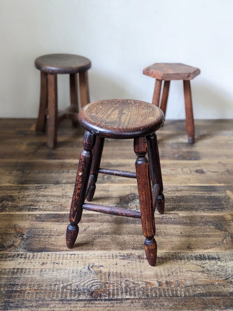 上品な丸椅子　スツール　ヴィンテージ　椅子