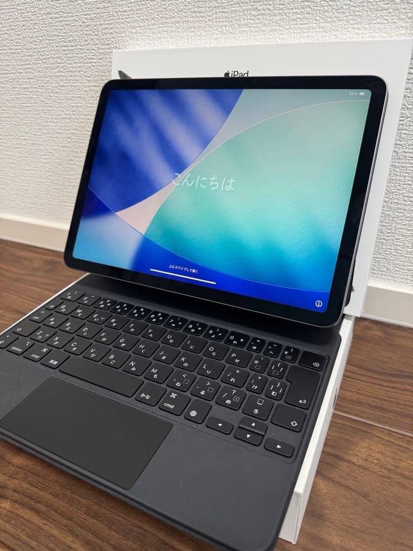 iPad Air（第5世代ブラック64GB Wi-Fiモデル）+純正キーボード