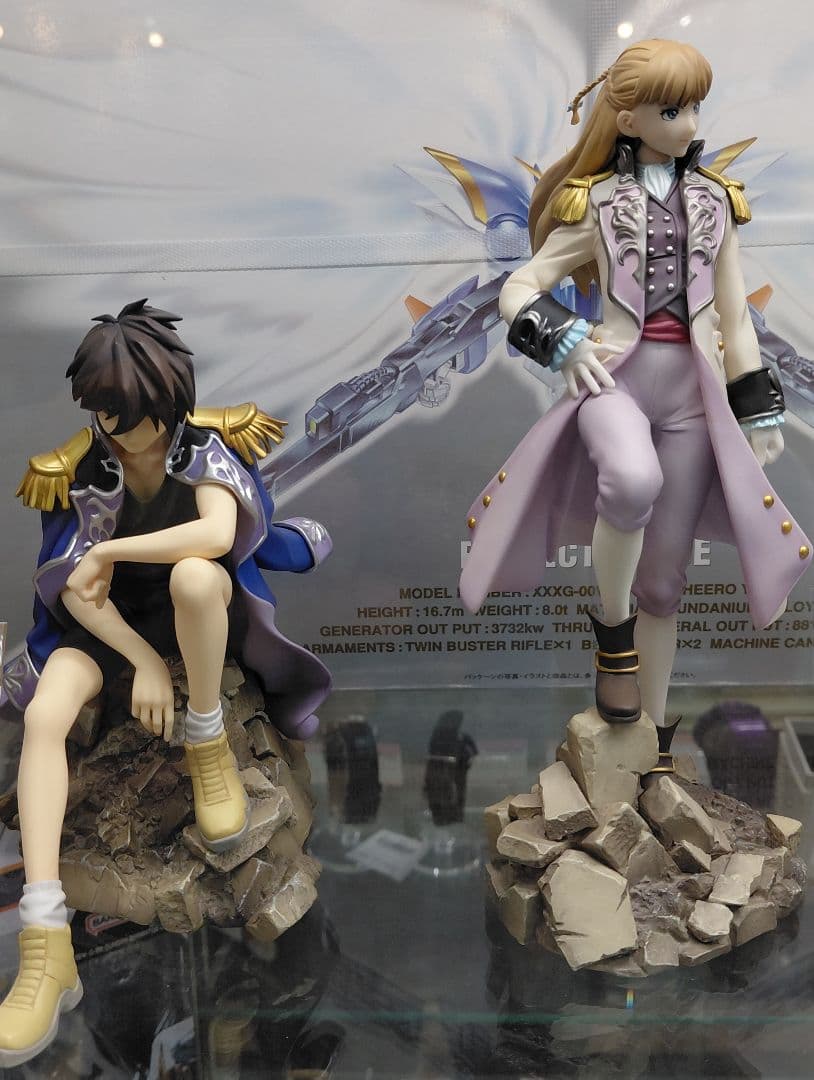 ヒイロ　リリーナ　フィギュア