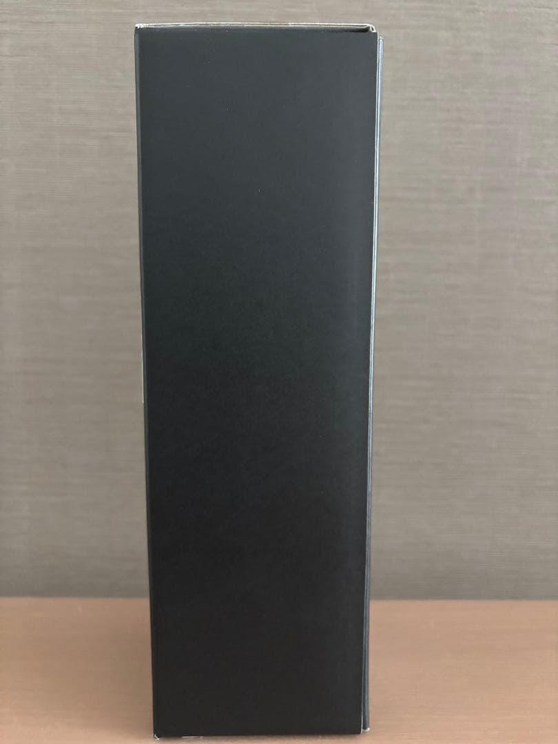 右田ウイスキー　島根県限定　300本限定の巳年ラベル　化粧箱付き　2025