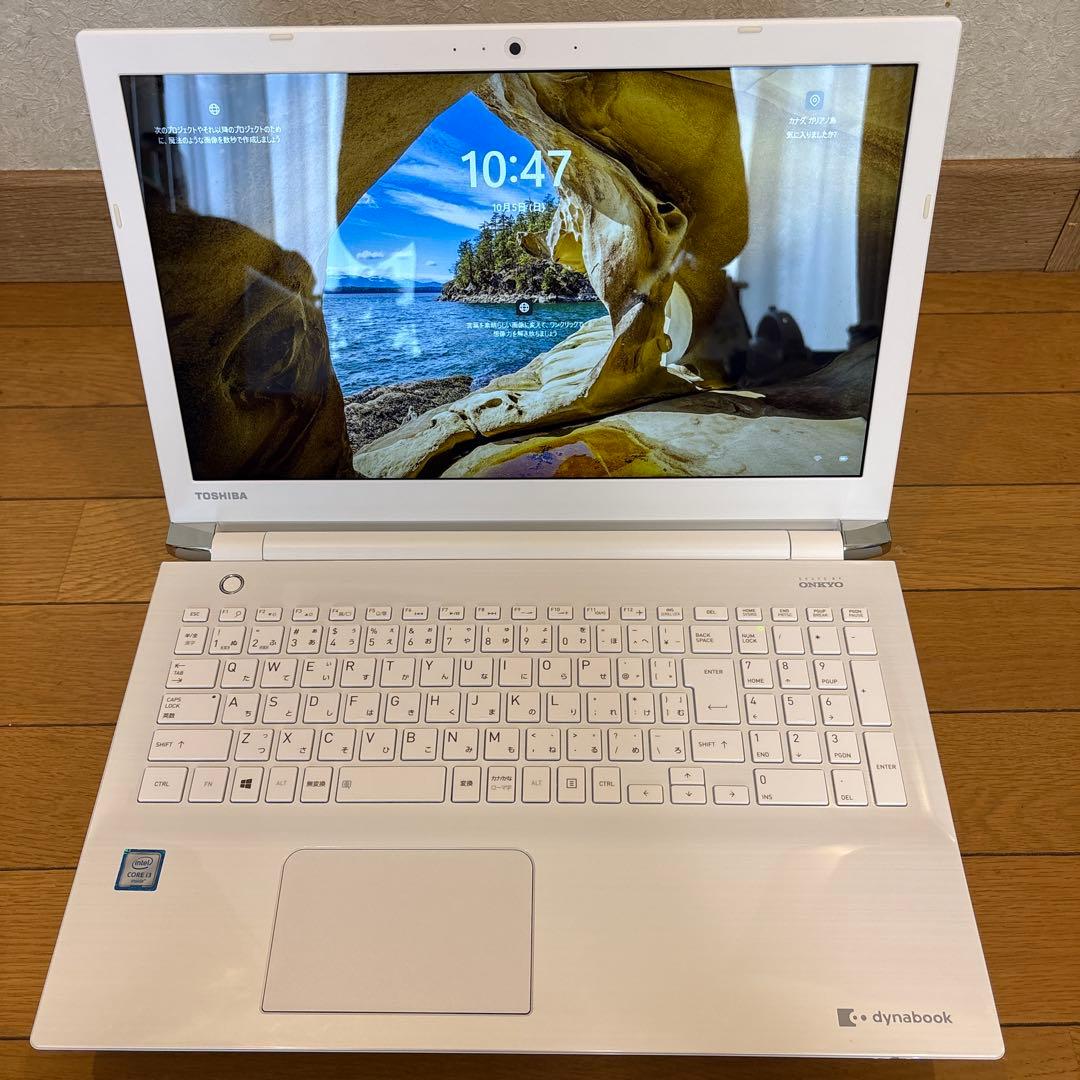 美品 東芝Dynabook T55/BW Core i3-6100U Win11