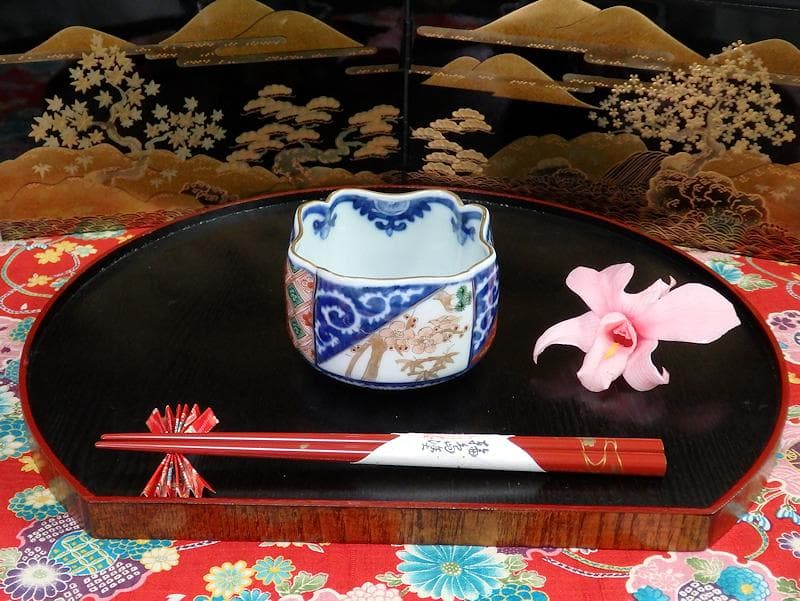 大聖寺伊万里　染錦　逆蛸に松竹梅　金唐草の図　変形向付　N1013AS-fbms