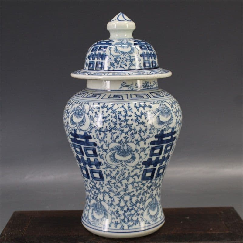 青花双喜纏枝紋将軍蓋 景徳鎮 陶磁器 装飾品 現代工芸品 美術品 置物