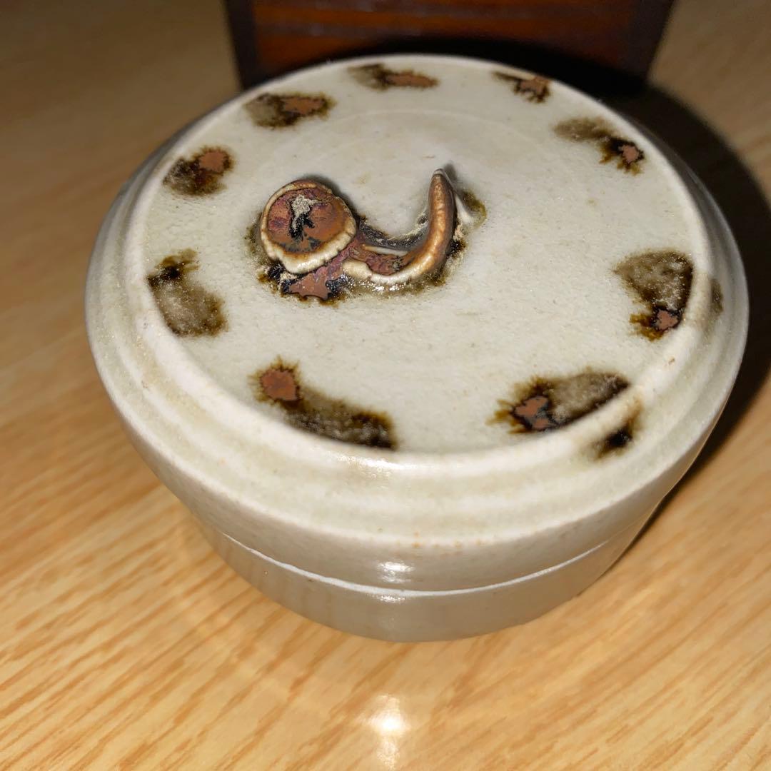 鉄絵白磁香合　宋時代