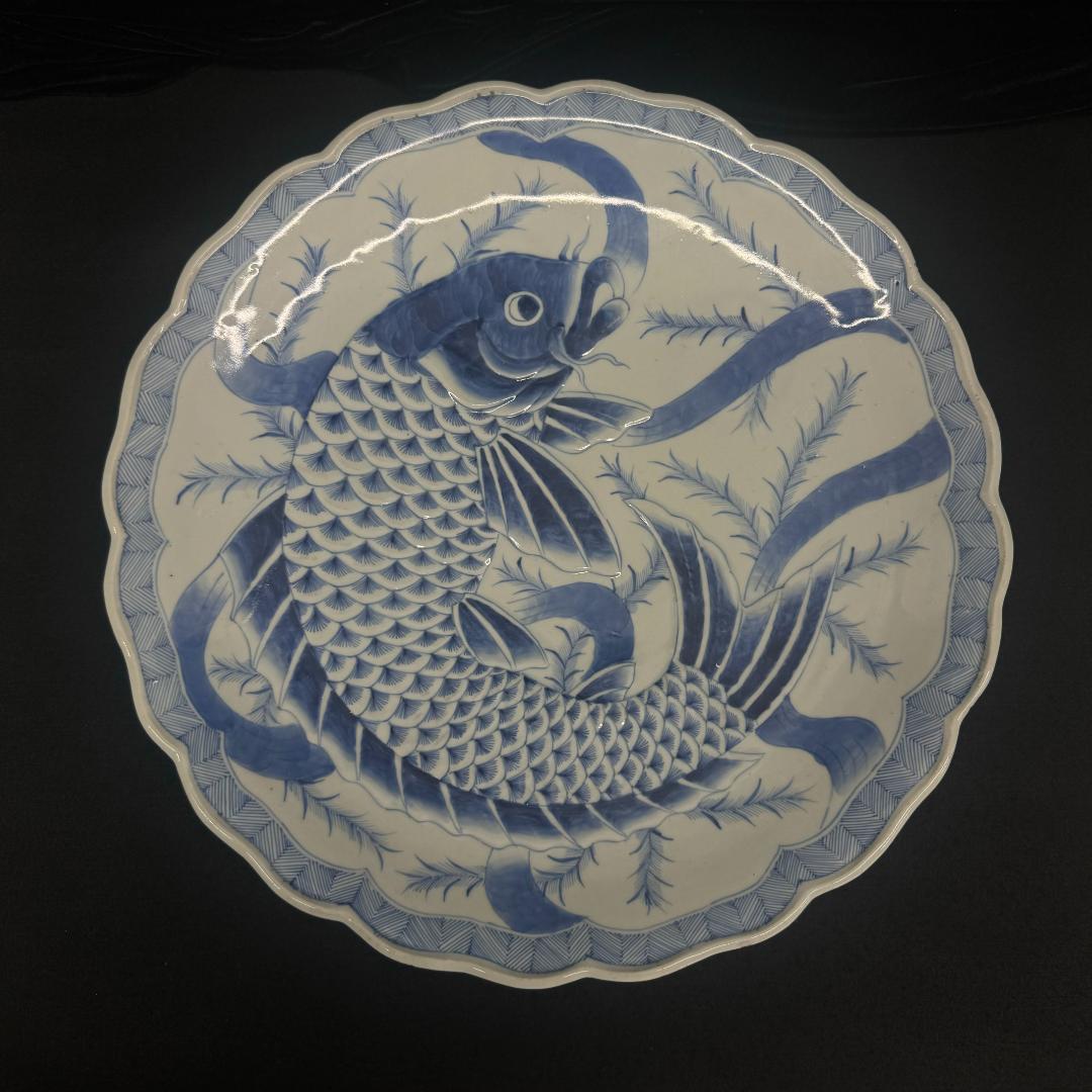 希少！伊万里焼　古伊万里　大明成化年製 銘　染付　飾皿　骨董品　魚文様