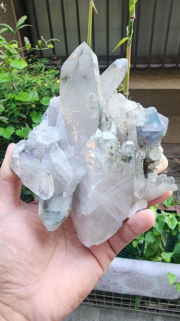 ヤオガンシアン蛍石入りクォーツ