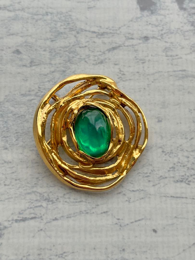 イヴサンローラン ブローチ ペンダントトップ アンティーク アクセサリー