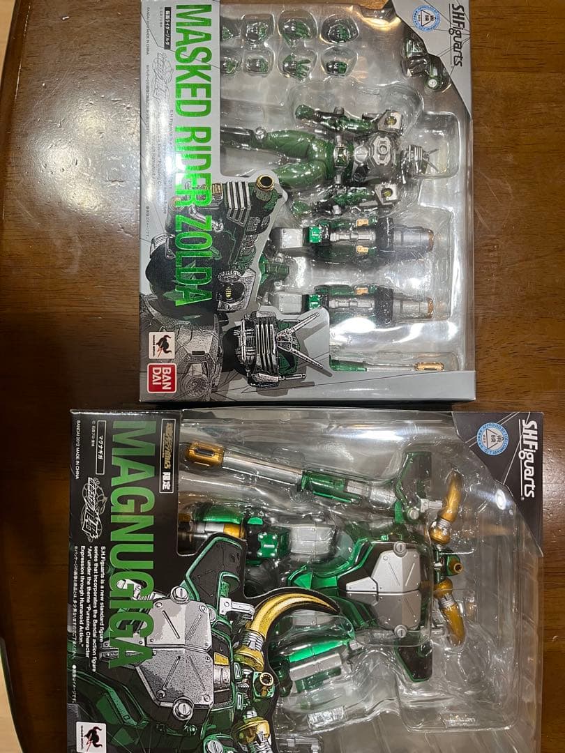S.H.Figuarts 仮面ライダー ゾルダ & マグナギガ