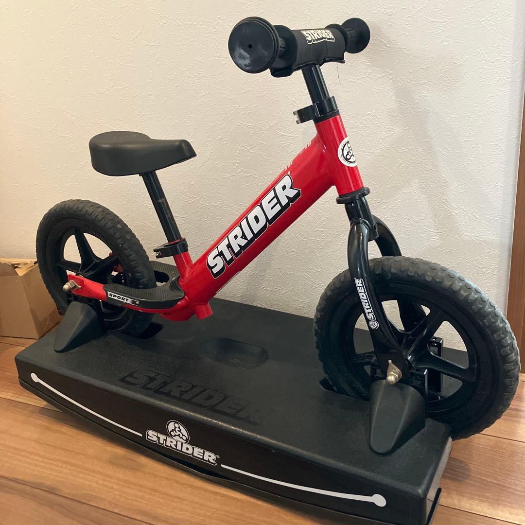 STRIDER スポーツ　12インチ 赤　ロッキングベース付き（一部部品無し）