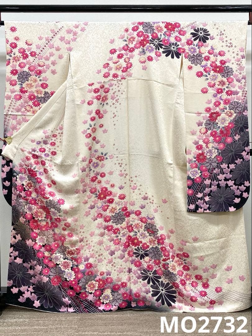 振袖 豪華 銀通し 刺繍 金彩 紋意匠 身丈162cm 撥水加工済