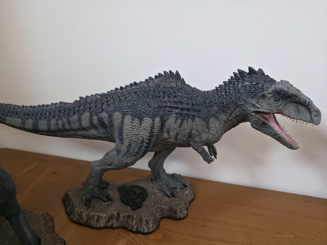ジュラシックワールド　フィギュア　ギガノトサウルス