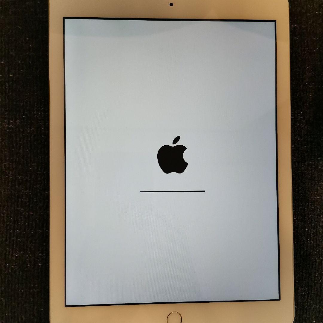 Apple iPad 第5世代　32GB WiFiモデル　シルバー