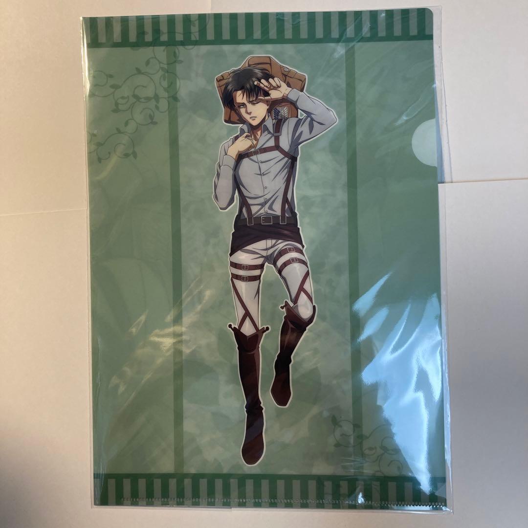 進撃の巨人　クリアファイル　リヴァイ　ひなたぼっこver.