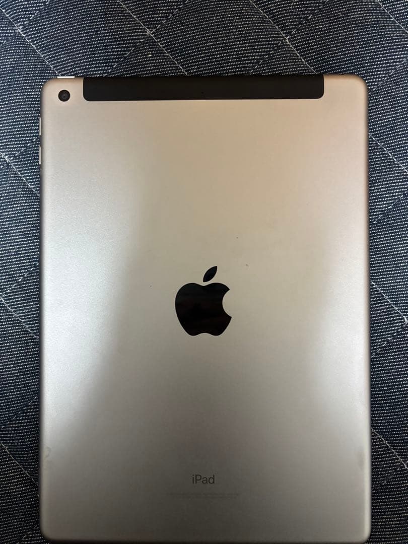 Apple iPad 第6世代　9.7インチ　32GB